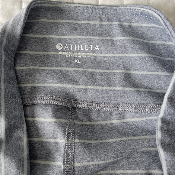 EUC! Athleta Salutation Leggings - XL - Picture 8 of 9